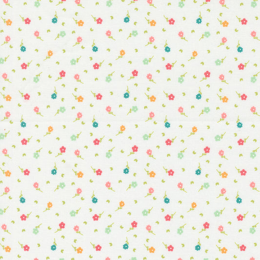 Strawberry Lemonade Poppies Ditsy Cloud M3767411 from Sherri & Chelsi for Moda Fabrics (sold in 25cm increments)