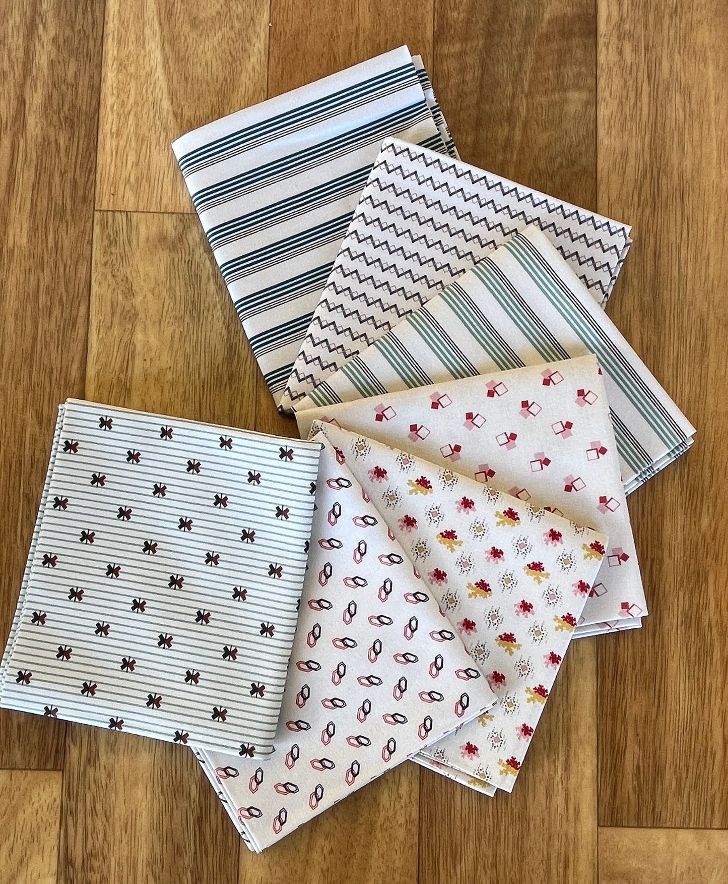 Comptoir De Toile 4 Whites Fat Quarter Bundle L'uccello for Devonstone Fabrics