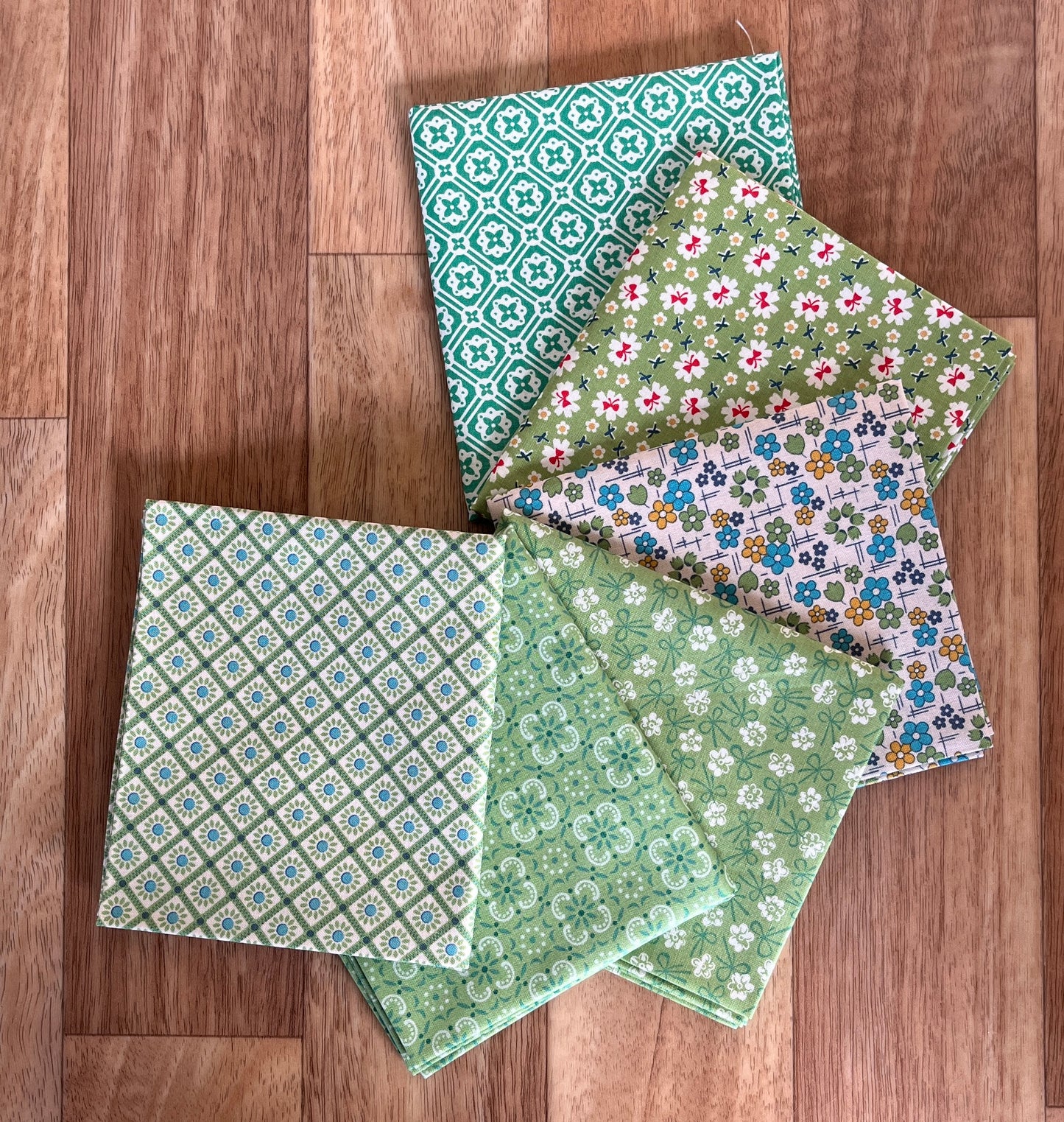 Farmers Daughter Greens Fat Quarter Bundle by Lori Holt for Riley Blake