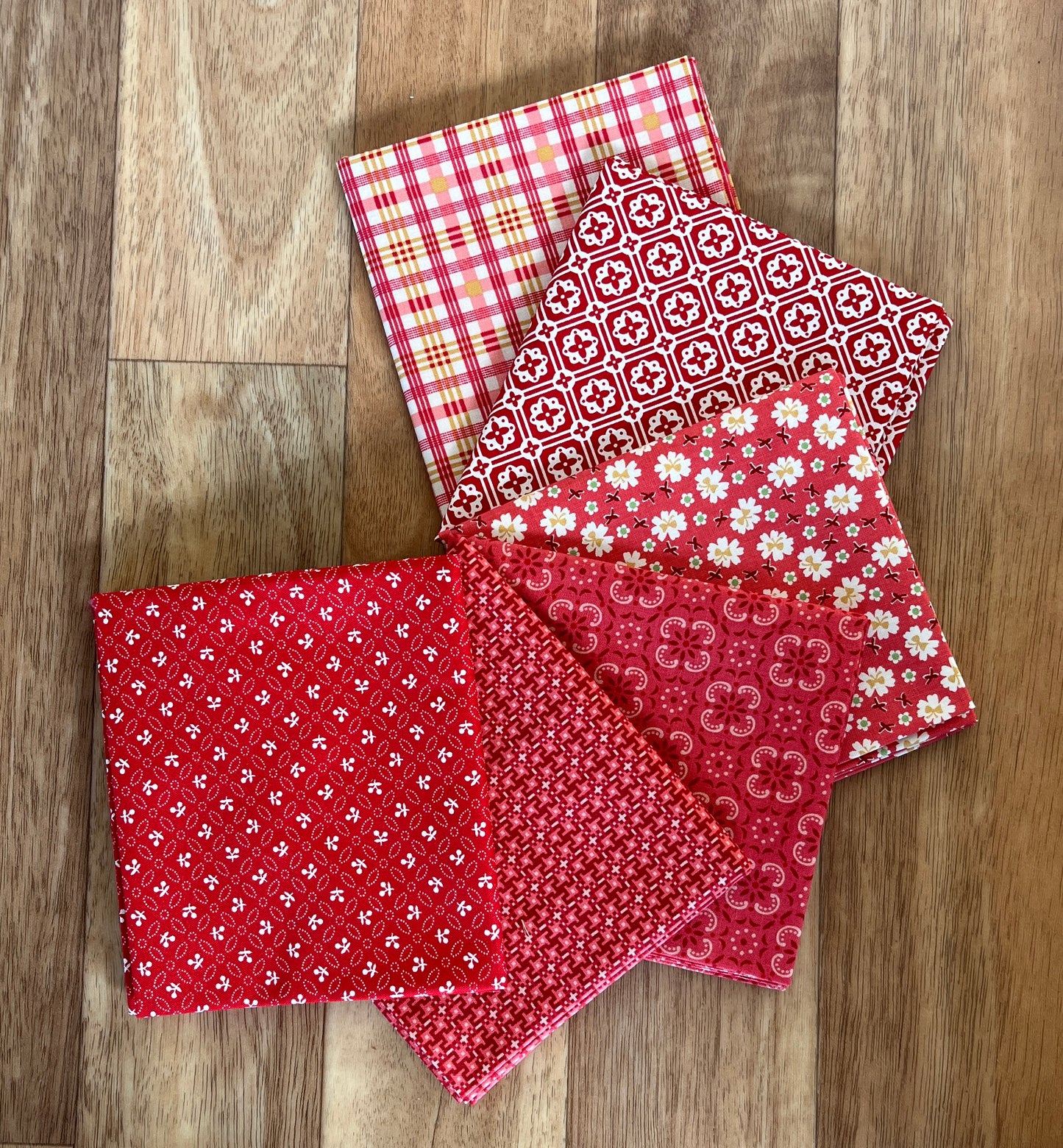Farmers Daughter Reds Fat Quarter Bundle by Lori Holt for Riley Blake