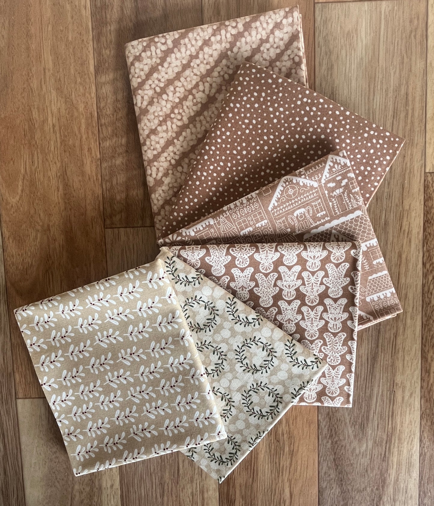 Gingerbread Lane Browns Fat Quarter Bundle by Kileys Quilt Room for Moda Fabrics
