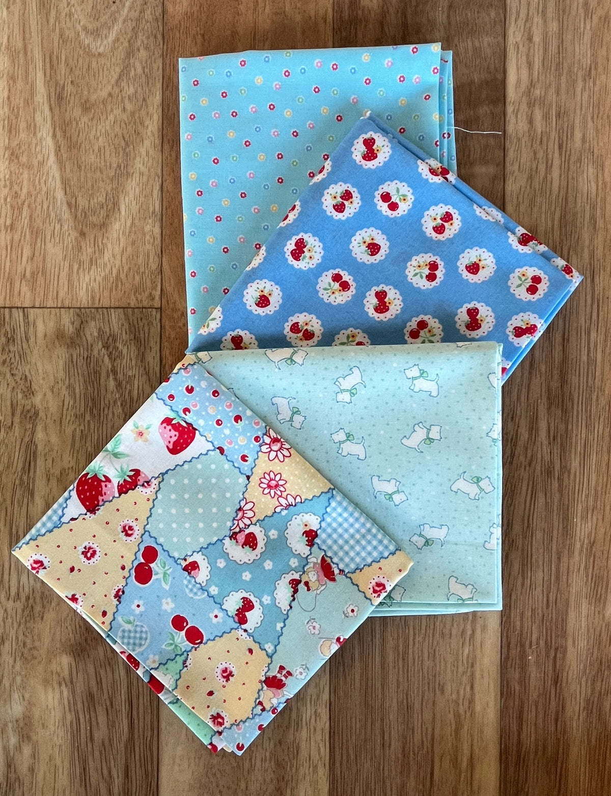 Happy Message 30's Collection Blues Fat Quarter Bundle by Atsuko Matsuyama for Yuwa Fabrics