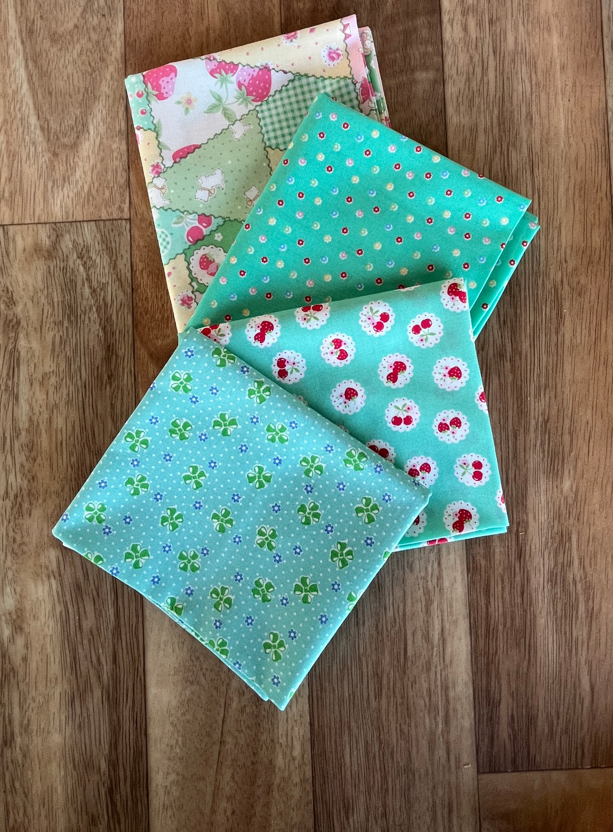 Happy Message 30's Collection Greens Fat Quarter Bundle by Atsuko Matsuyama for Yuwa Fabrics