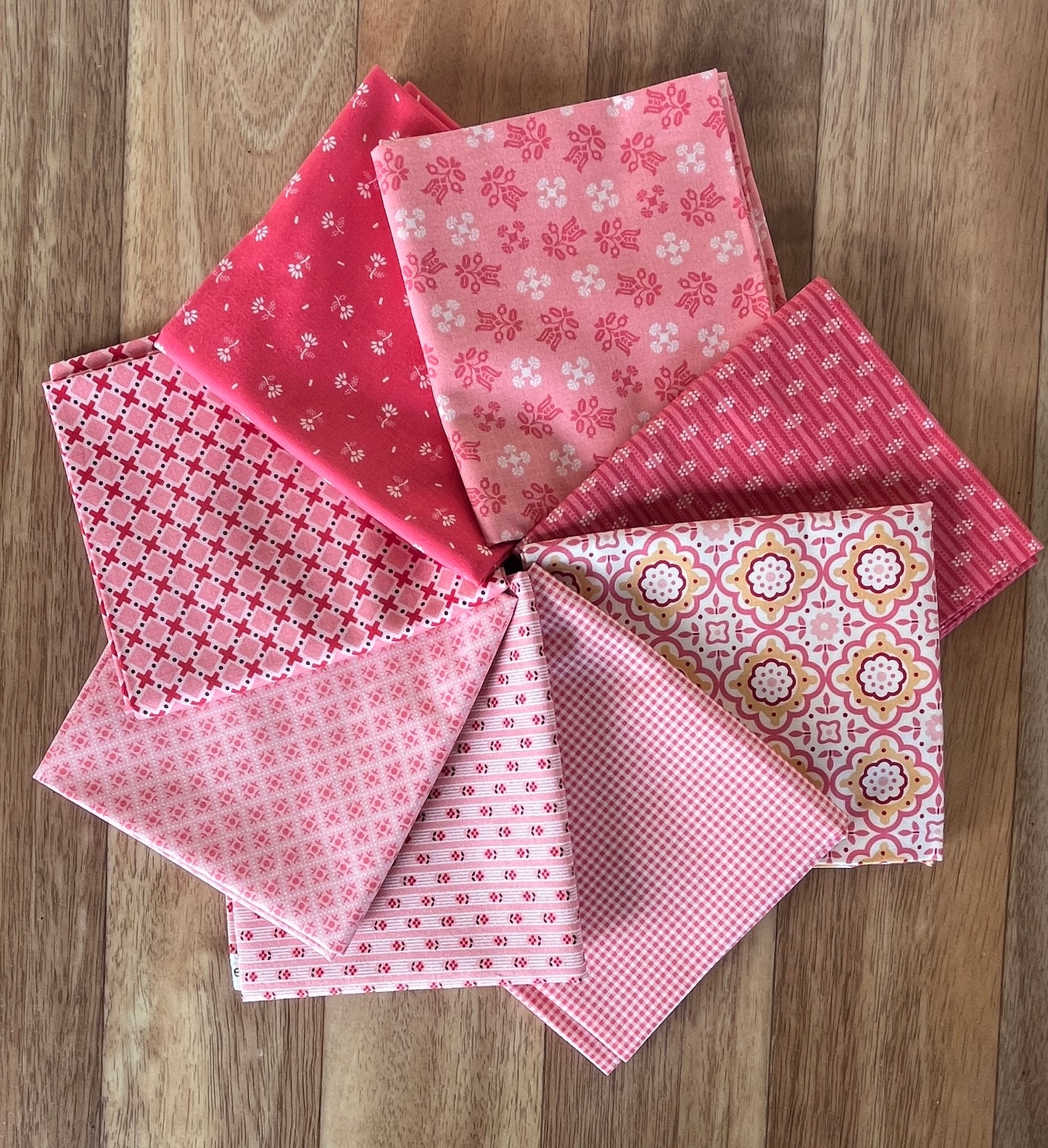 Pinks Fat Quarter Bundle Lori Holt for Riley Blake Designs