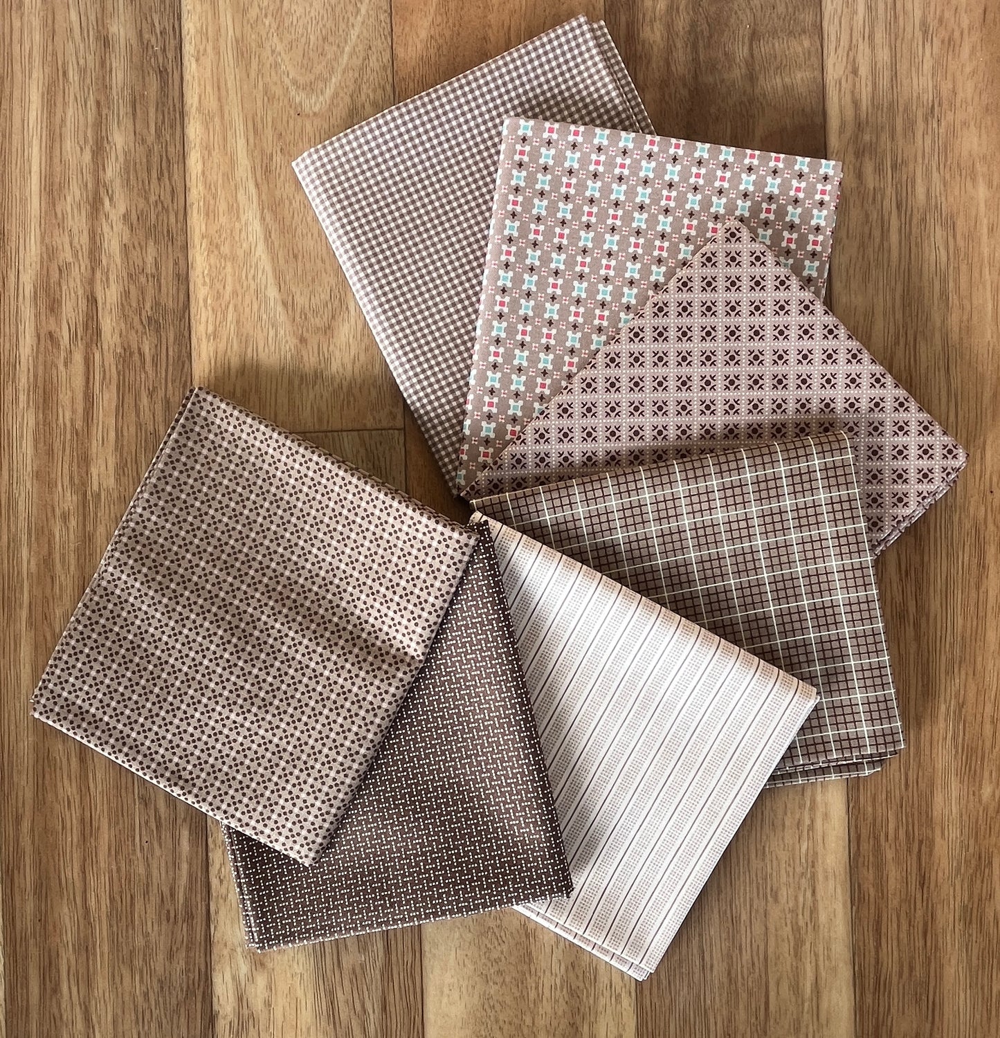 Prim Pebble Fat Quarter Bundle by Lori Holt for Riley Blake Fabrics