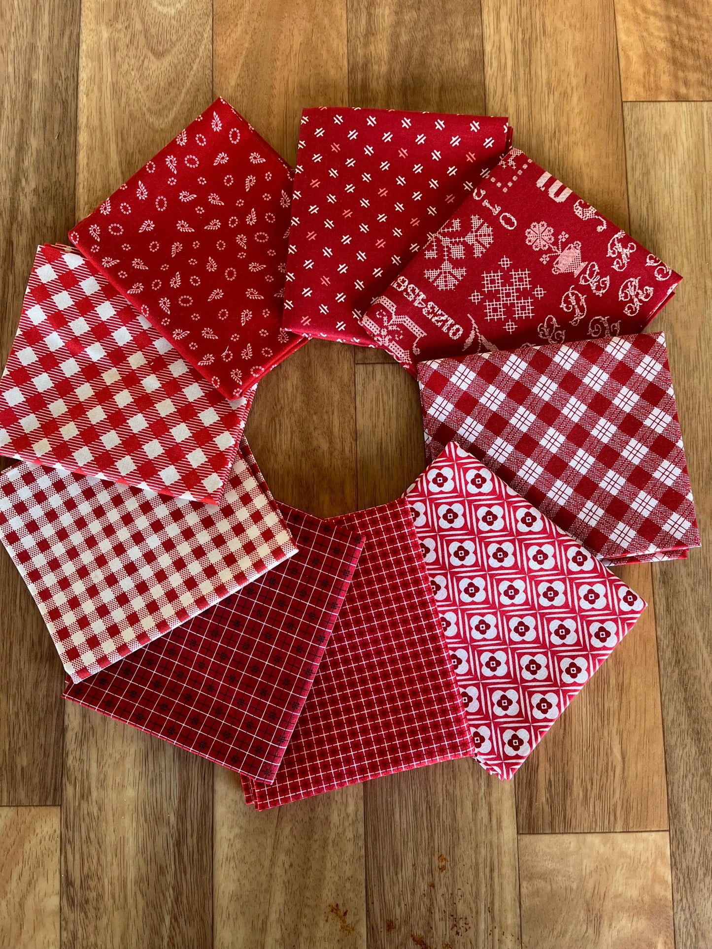 Red Fat Quarter Bundle Lori Holt for Riley Blake Designs