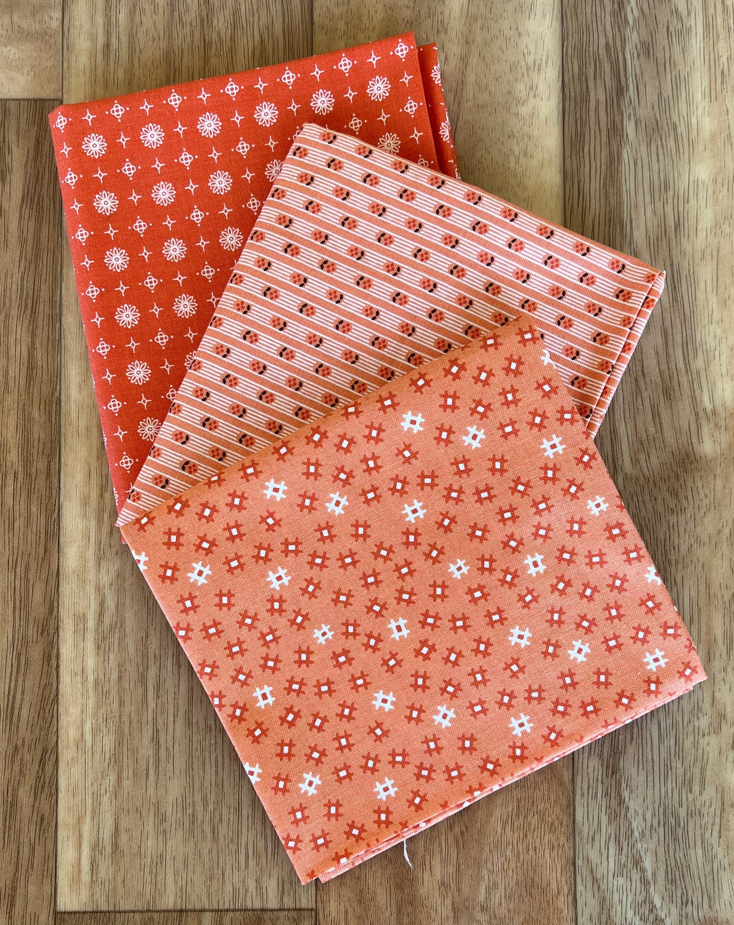 Prim Oranges Fat Quarter Bundle by Lori Holt for Riley Blake Fabrics