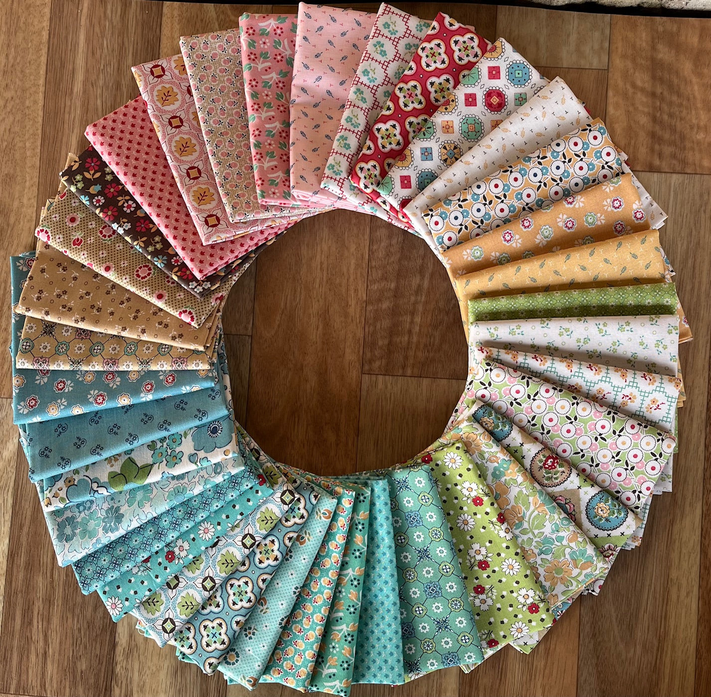 Mercantile Fat Quarter Bundle by Lori Holt