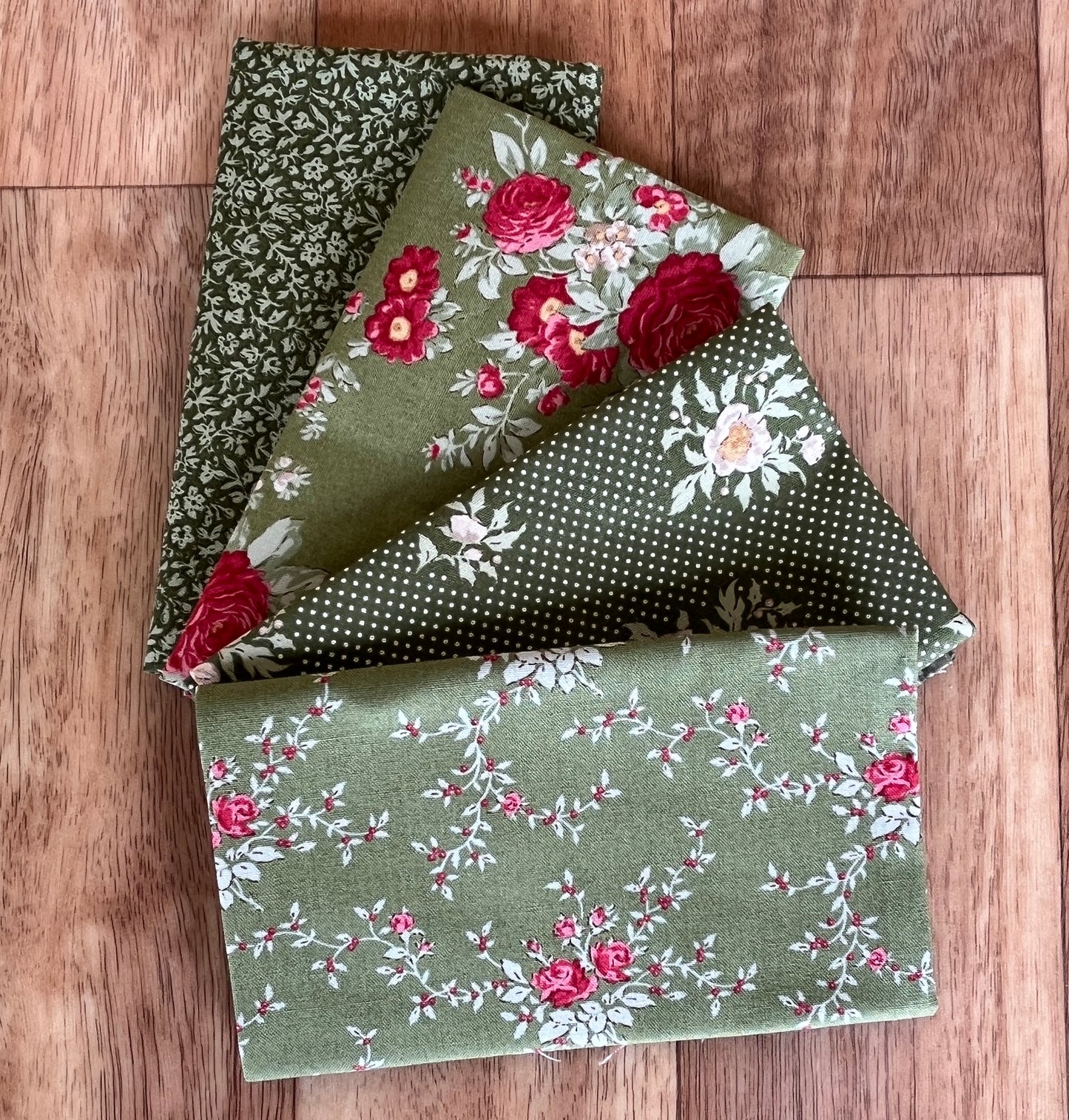 Tilda Merry Little Christmas Greens Fat Eighth Bundle