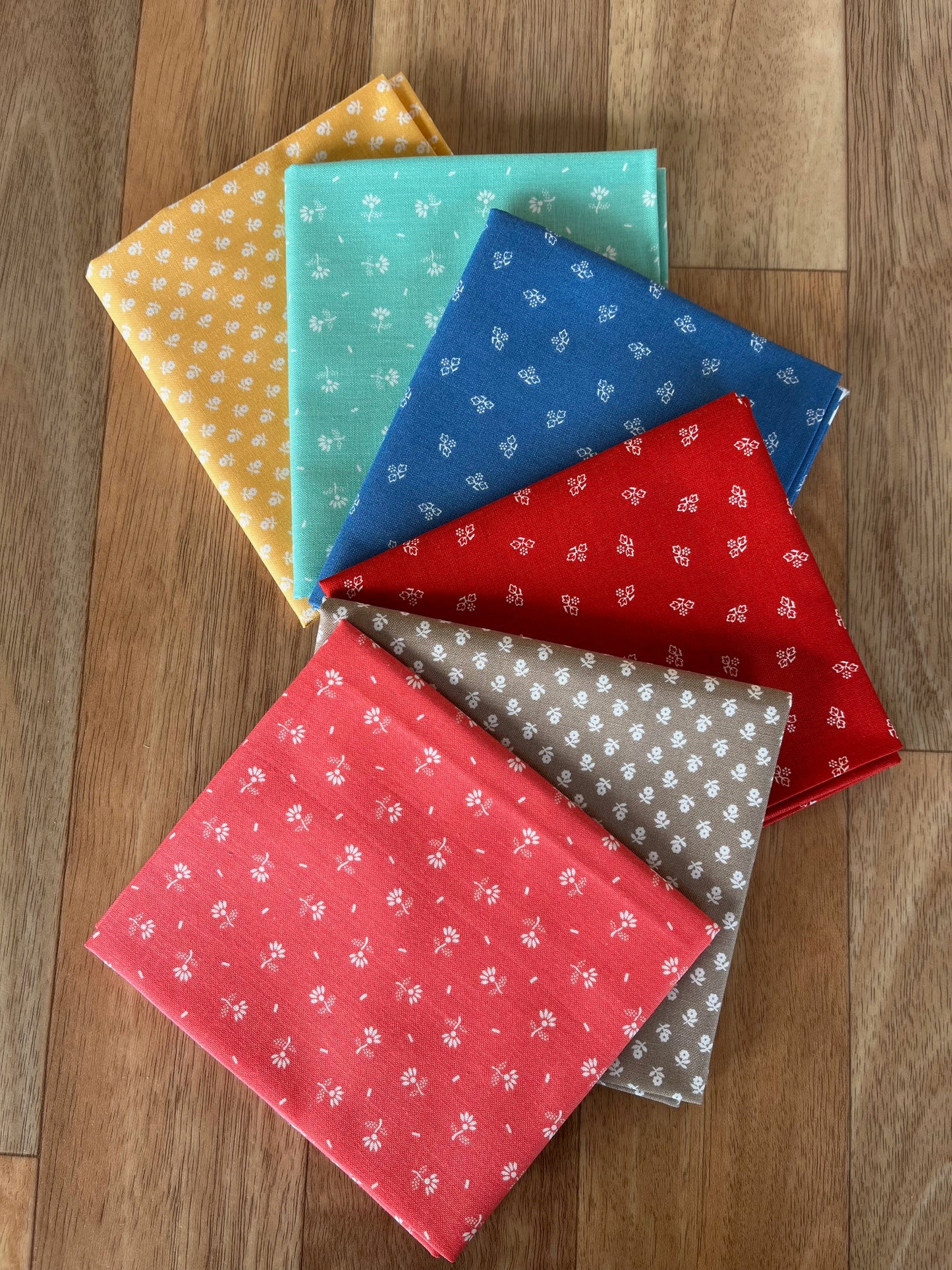 Prim Florals Fat Quarter Bundle by Lori Holt for Riley Blake Fabrics