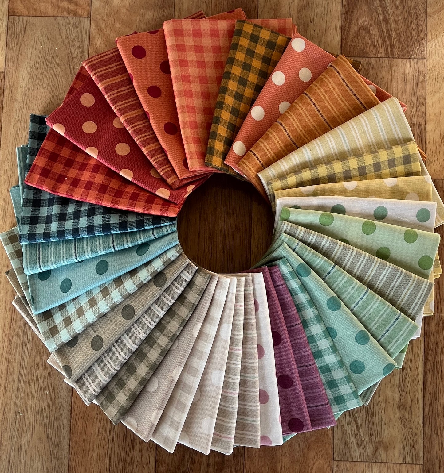 Quiltessential Fat Eighth Bundle Laundry Basket Quilts for Andover Fabrics
