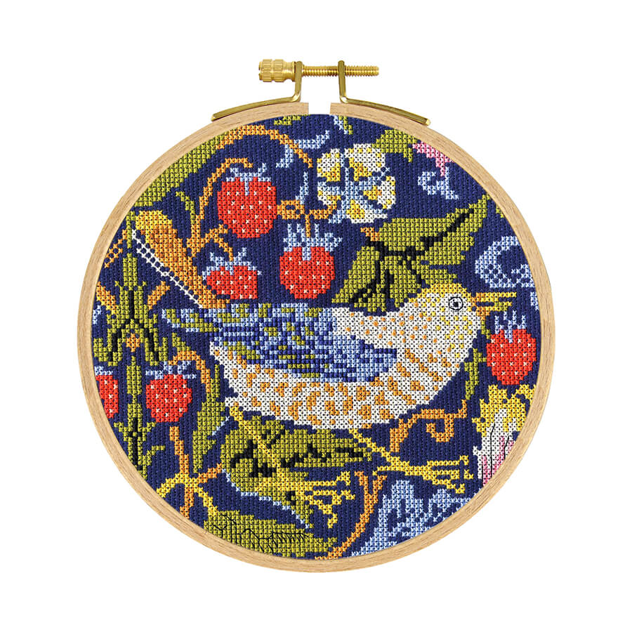 DMC V&A CROSS STITCH KIT – STRAWBERRY THIEF WILLIAM MORRIS 18 CM