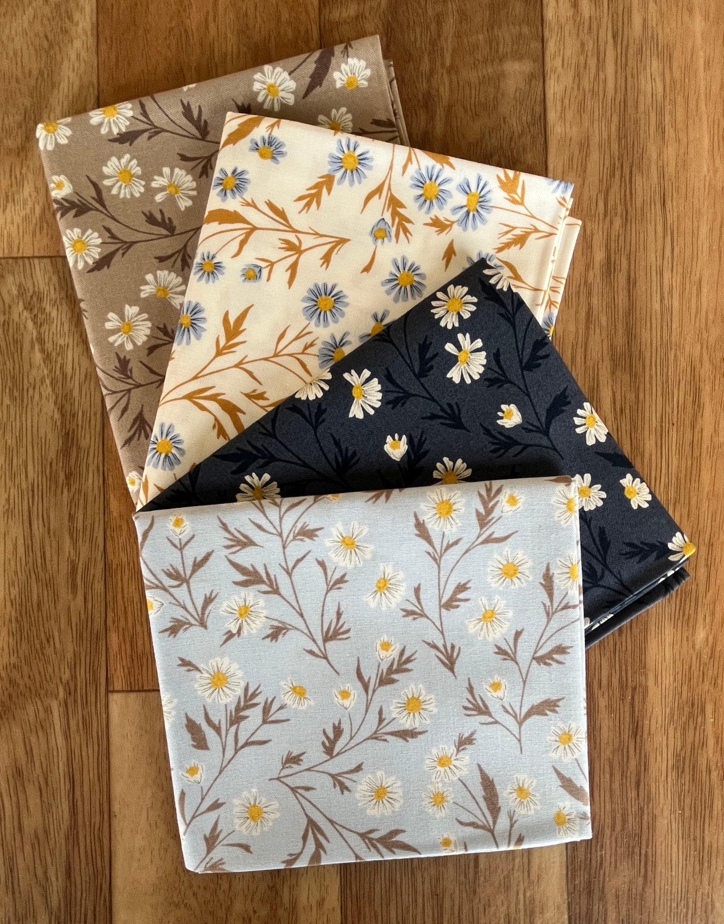 Sun Drenched Daisy Fat Quarter Bundle by Sweetfire Road for Moda fabrics