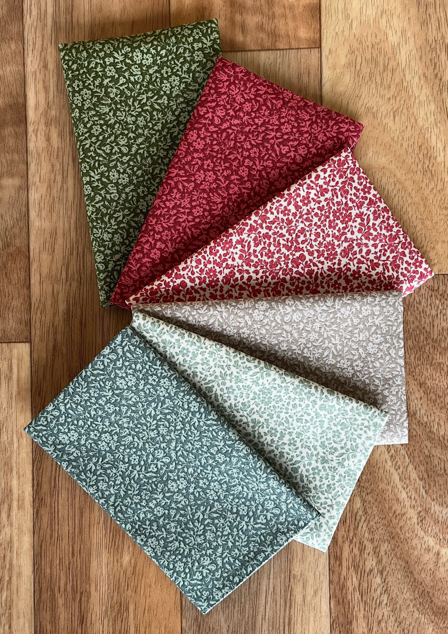 Tilda Merry Little Christmas Eve Blenders Fat Eighth Bundle