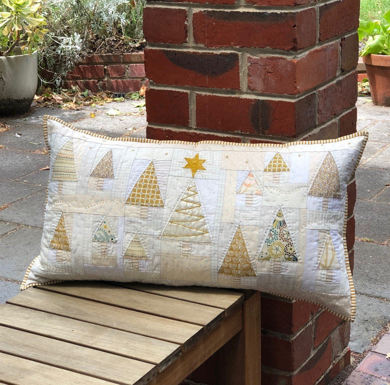 Champagne Christmas Cushion Pattern Louise Papas