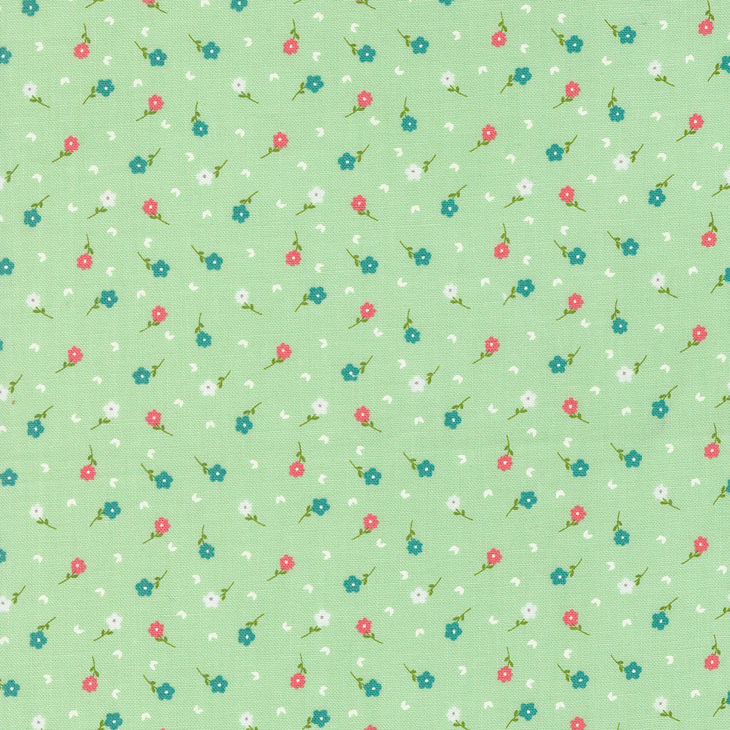 Strawberry Lemonade Poppies Ditsy Mint M3767417 from Sherri & Chelsi for Moda Fabrics (sold in 25cm increments)