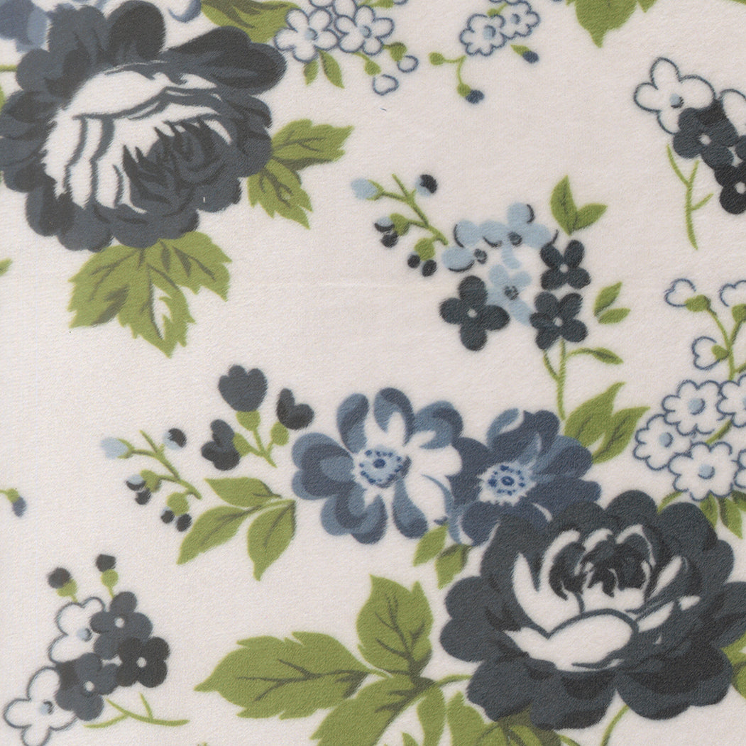Nantucket Summer Cream Blue Cottage MQC5527011 Quilt Cuddle by Camille Roskelley for Moda Fabrics (sold in 25cm increments)