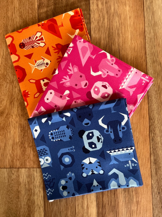 Animal Alphabet Animals Fat Quarter Bundle by Lewis and Irene