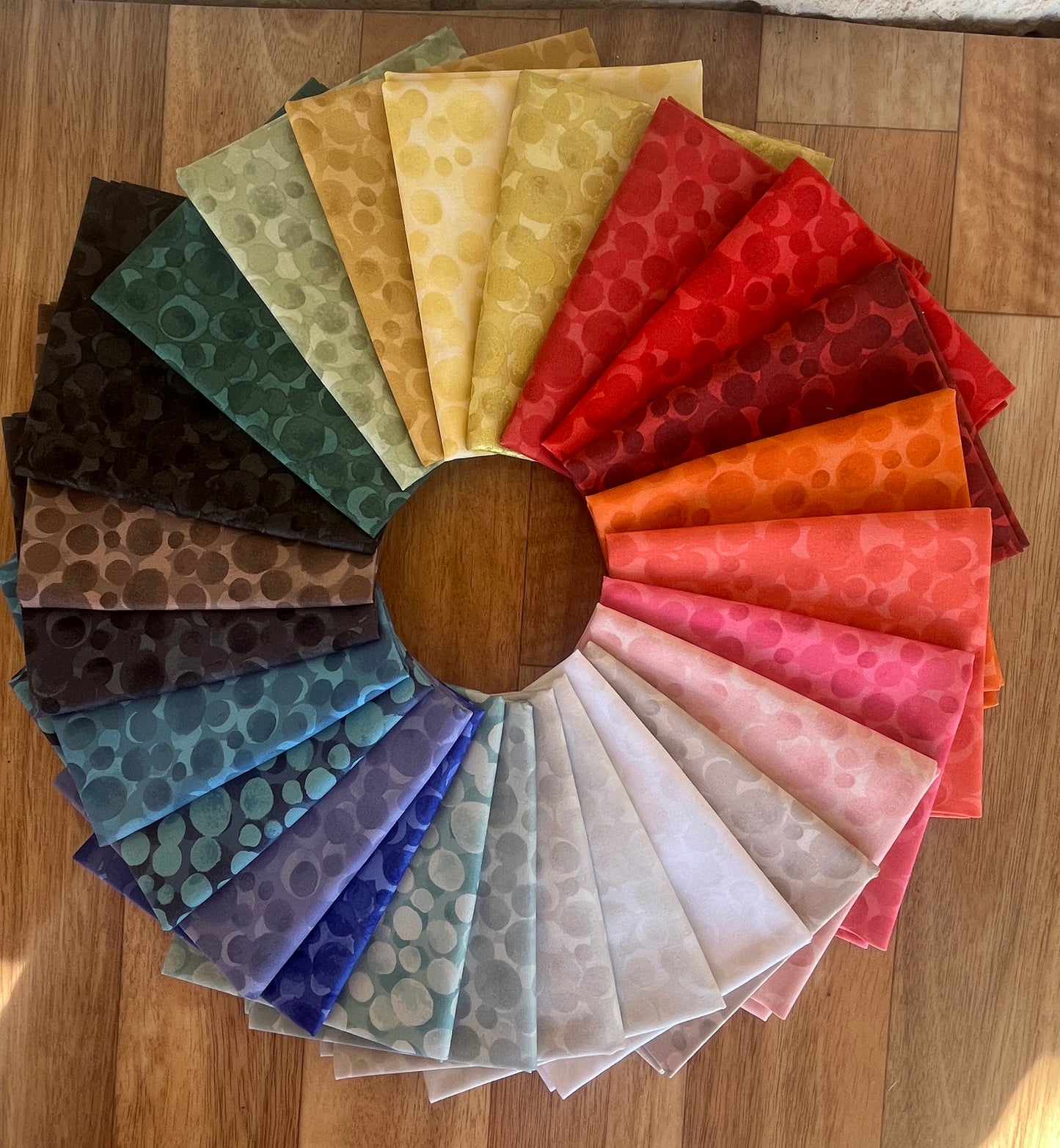 Bumbleberries by Lewis and Irene Fat Quarter Bundle