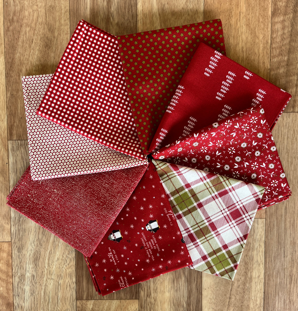Chilly Reds Fat Quarter Bundle by Sweetwater for Moda Fabrics