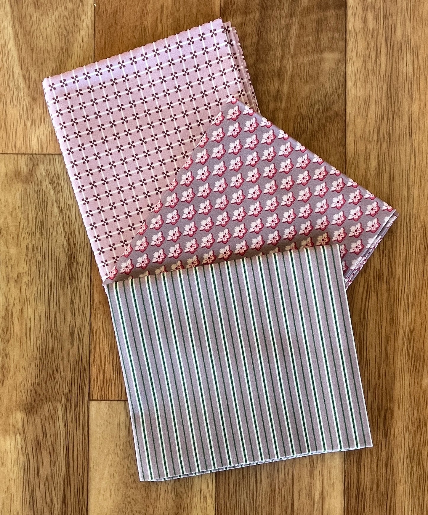 Comptoir De Toile 4 Mauve Fat Quarter Bundle L'uccello for Devonstone Fabrics