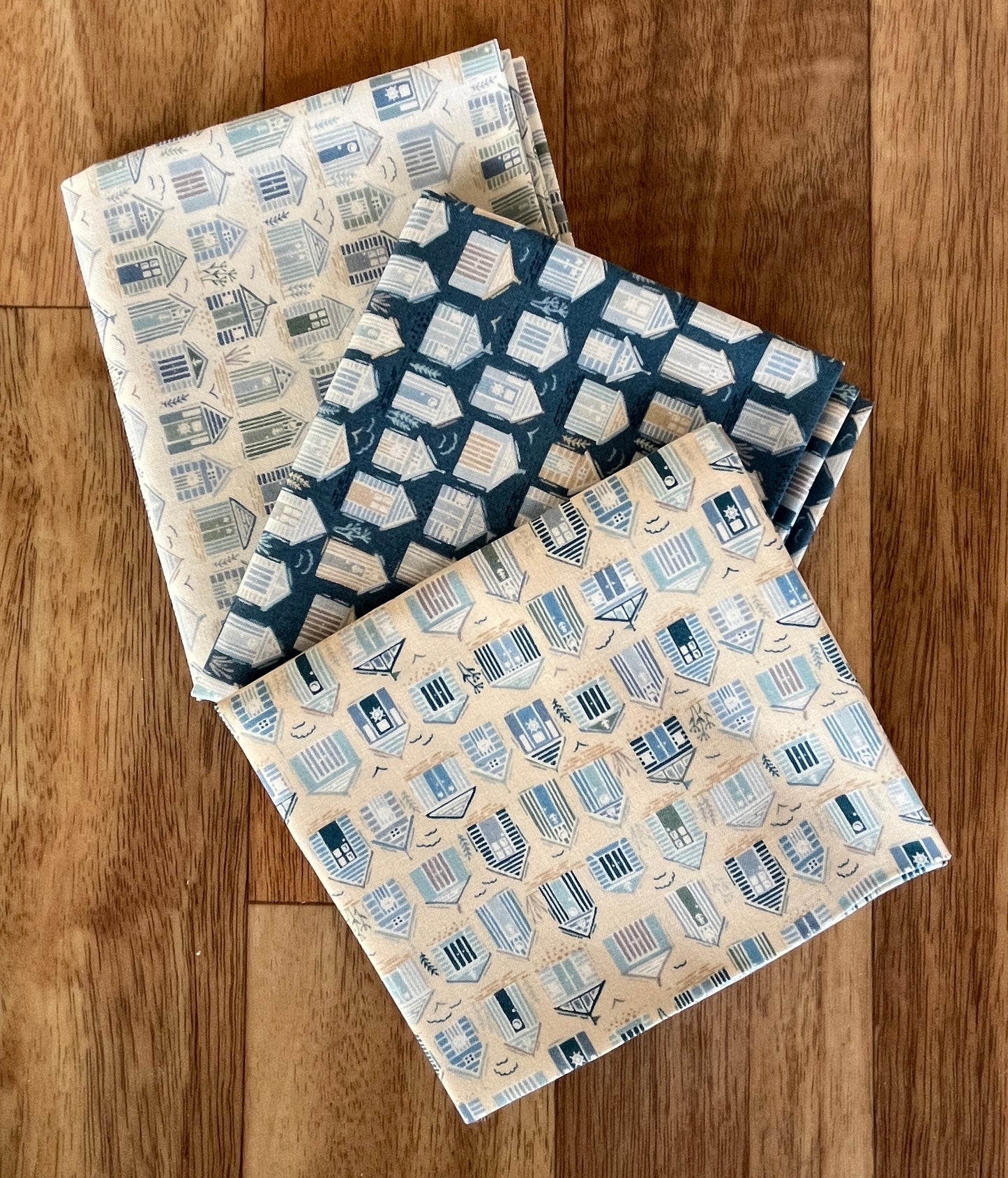 Driftwood Beach Huts Fat Quarter Bundle Makower