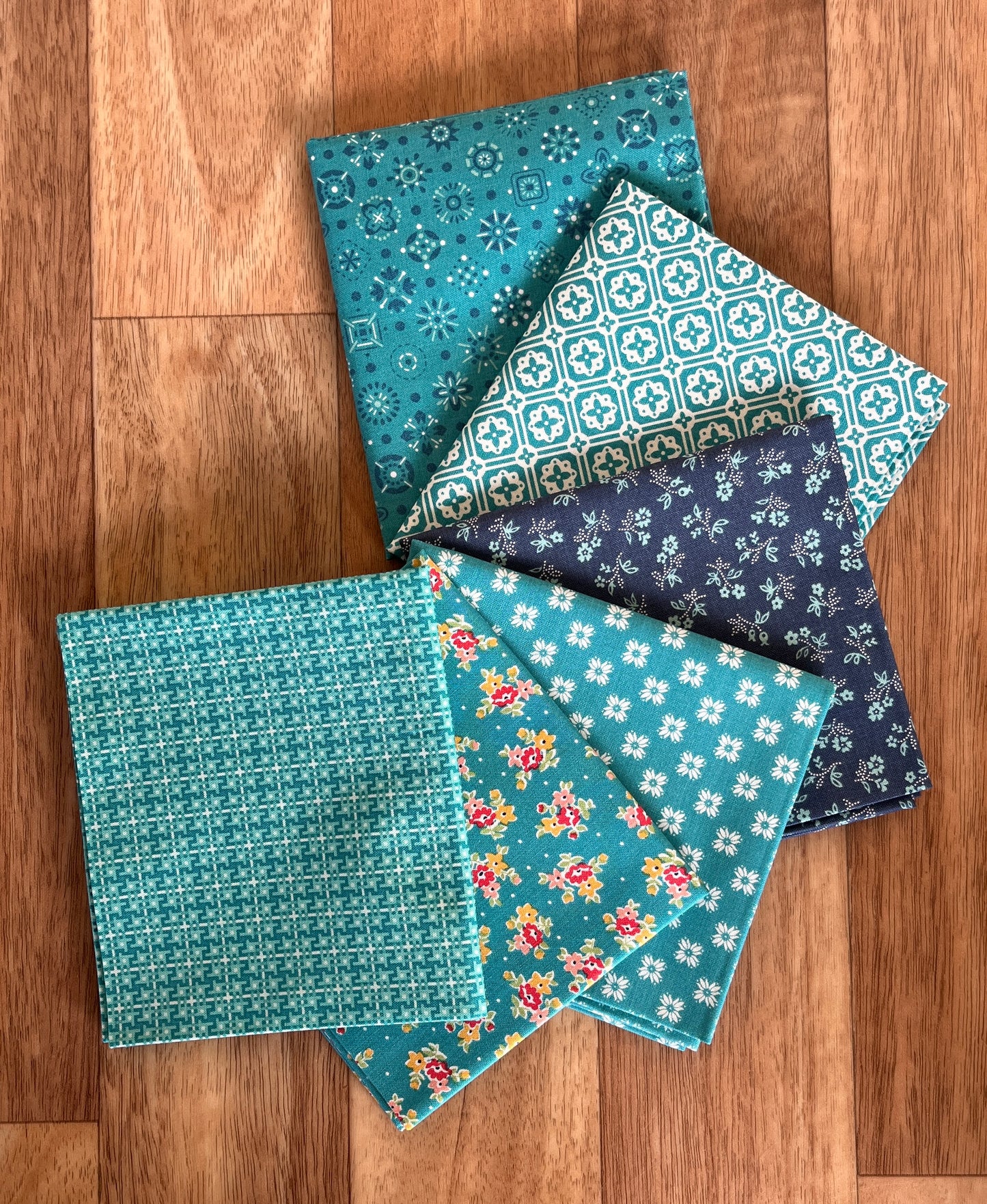 Farmers Daughter Blues Fat Quarter Bundle by Lori Holt for Riley Blake