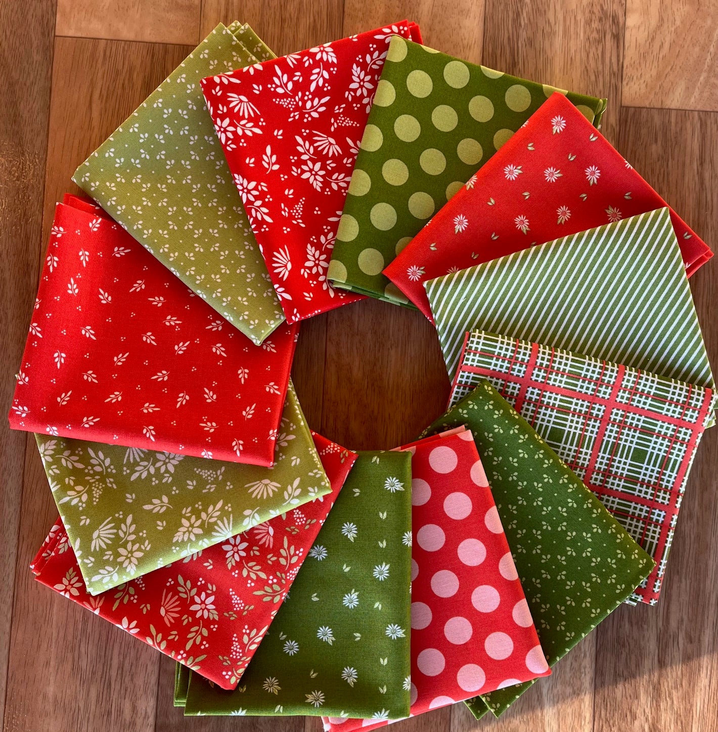 Favorite Things by Sherri and Chelsi Reds and Greens Fat Quarter Bundle