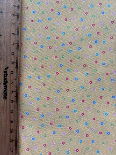 Happy Message 30's Collection Yellow Flower HM10724-C by Atsuko Matsuyama for Yuwa Fabrics (sold in 25cm increments)