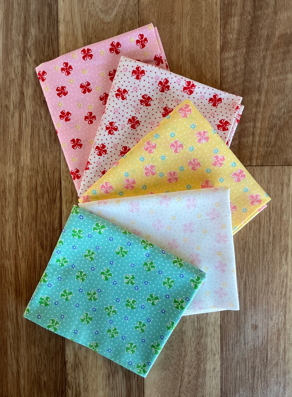 Happy Message 30's Collection Bows Fat Quarter Bundle by Atsuko Matsuyama for Yuwa Fabrics