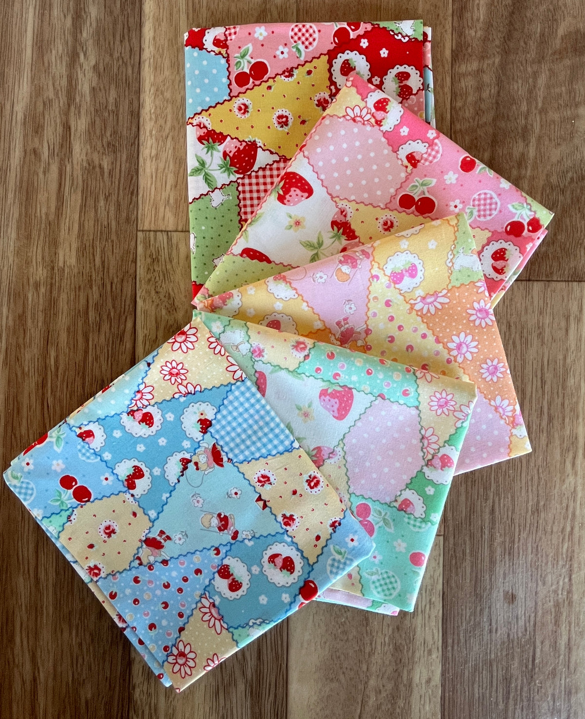 Happy Message 30's Collection Triangles Fat Quarter Bundle by Atsuko Matsuyama for Yuwa Fabrics