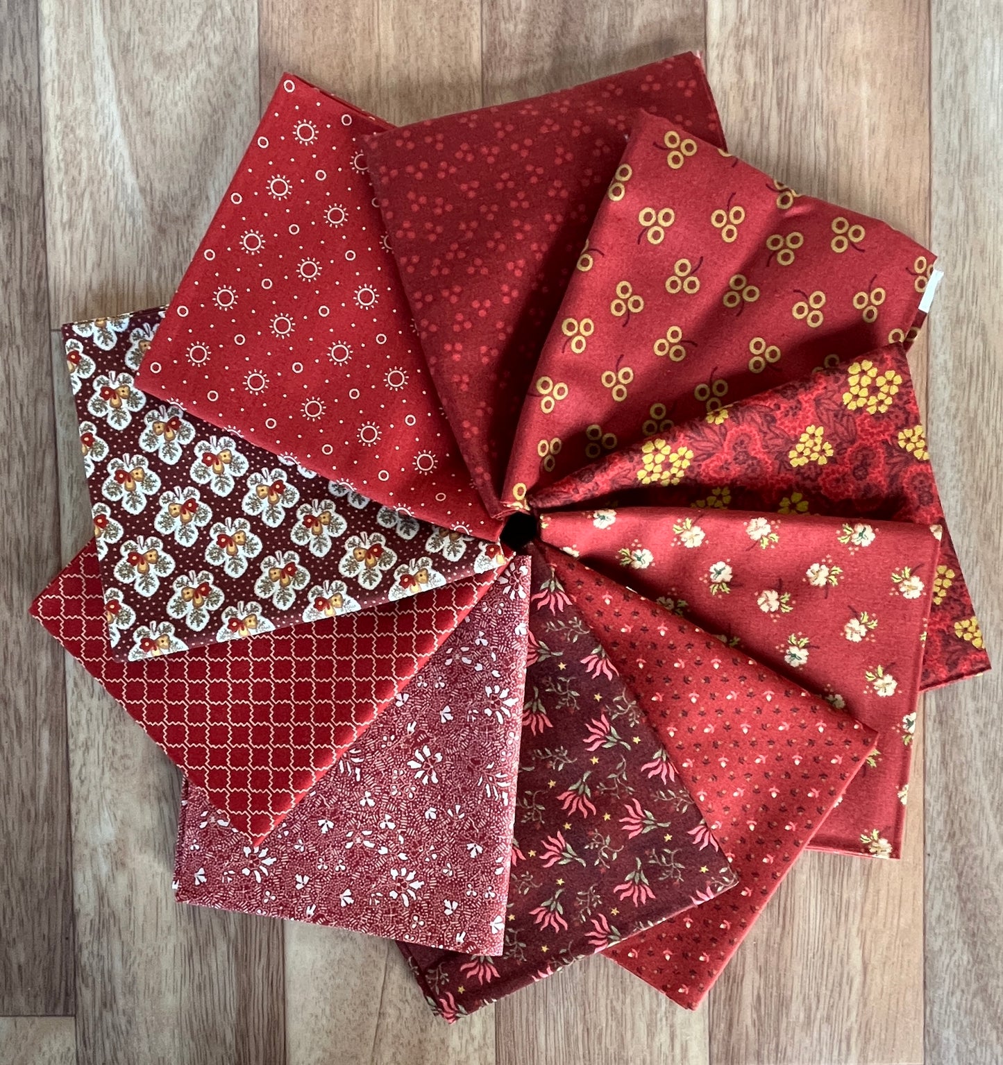 Kim Diehls Reds Fat Quarter Bundle