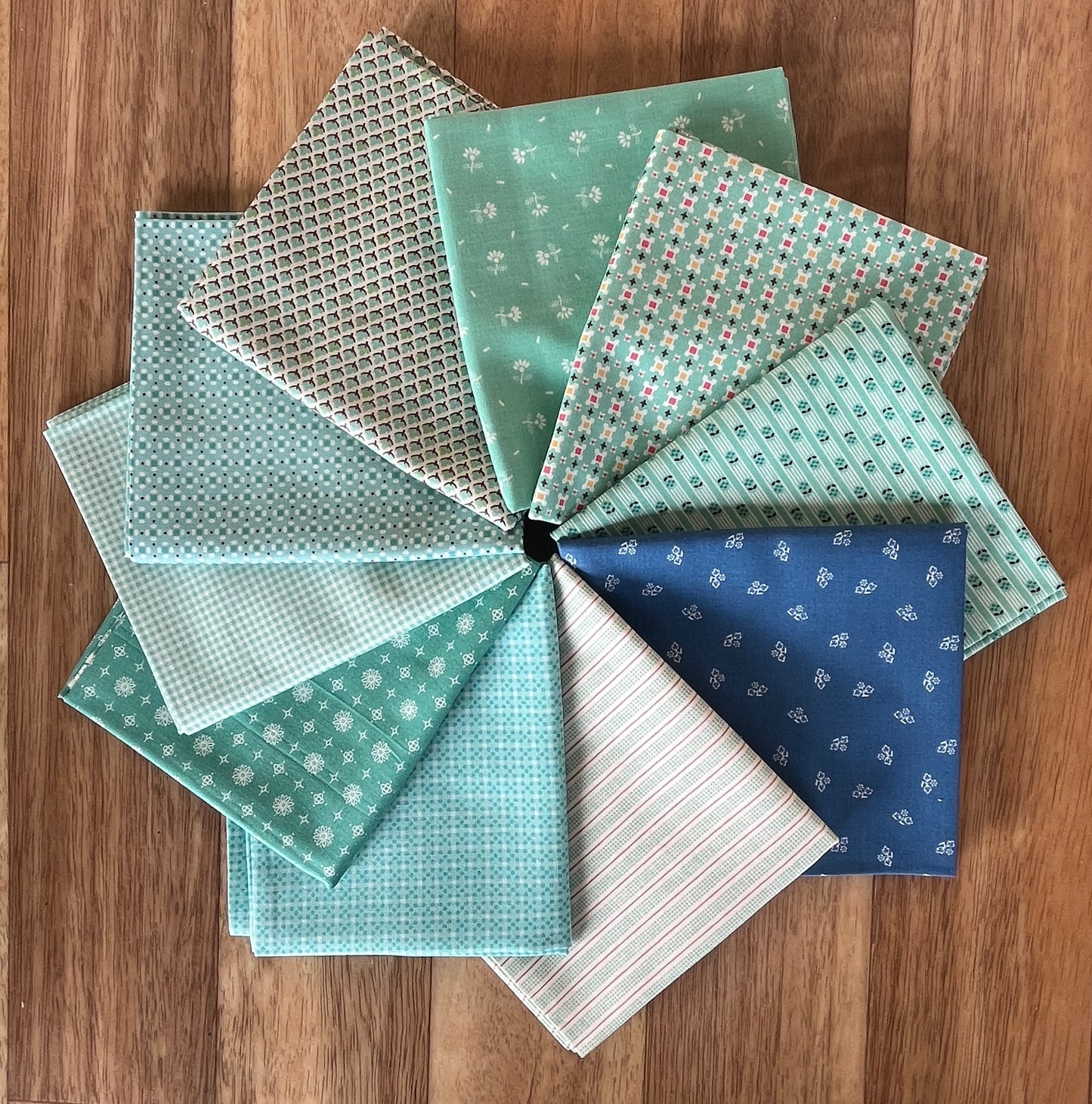 Prim Blues Fat Quarter Bundle by Lori Holt for Riley Blake Fabrics