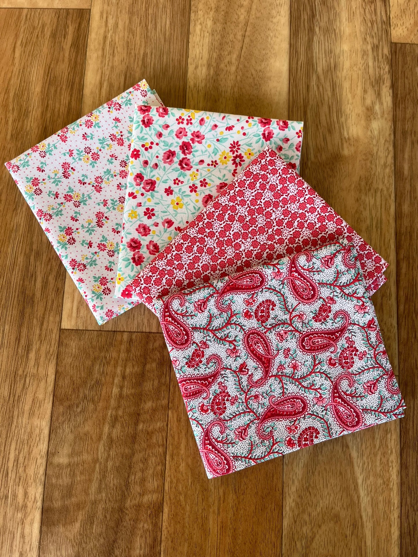 Nana Mae 7 Red Fat Quarter Bundle by Henry Glass Fabrics