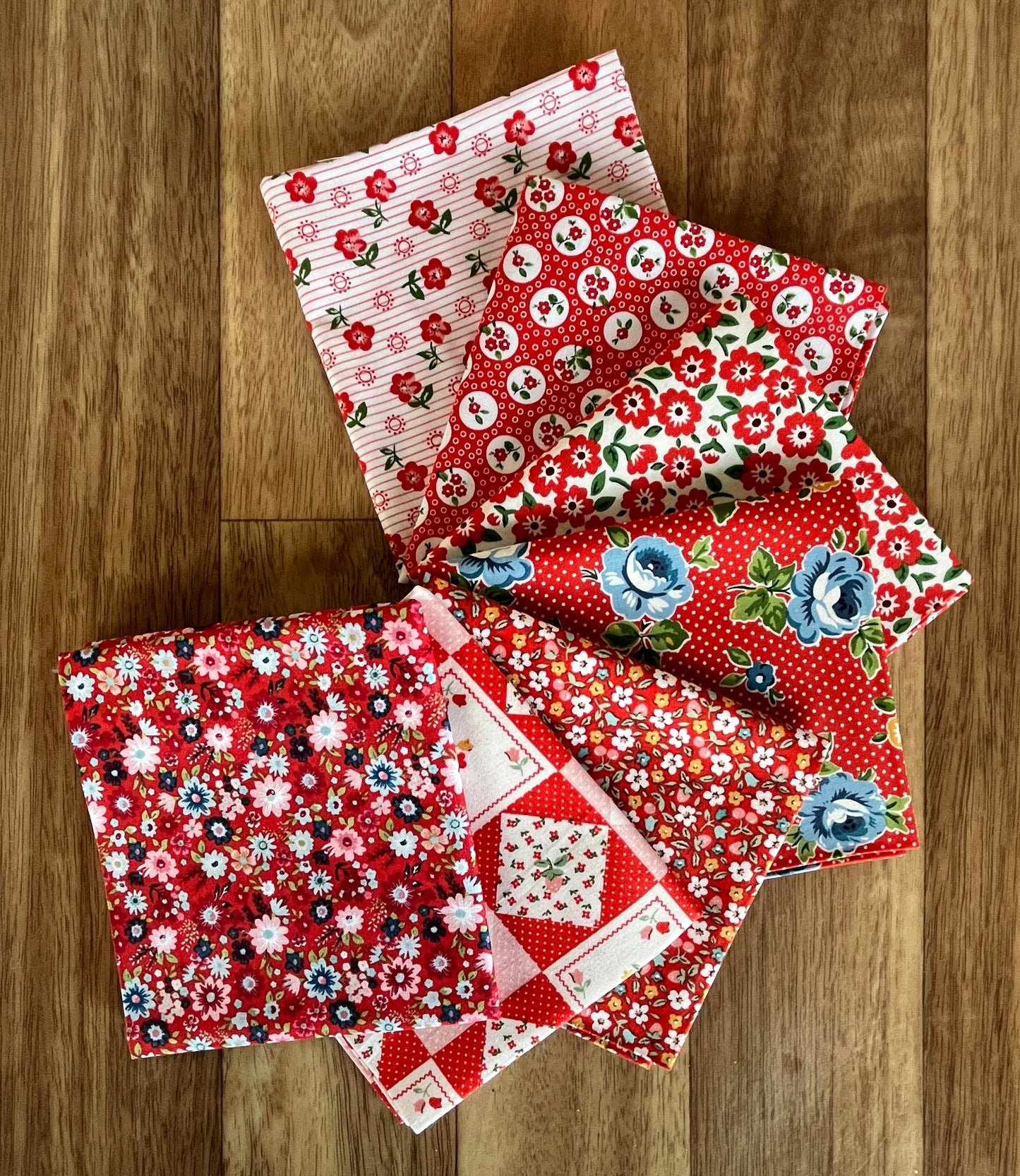 Poppie Cotton Reds Fat Quarter Bundle
