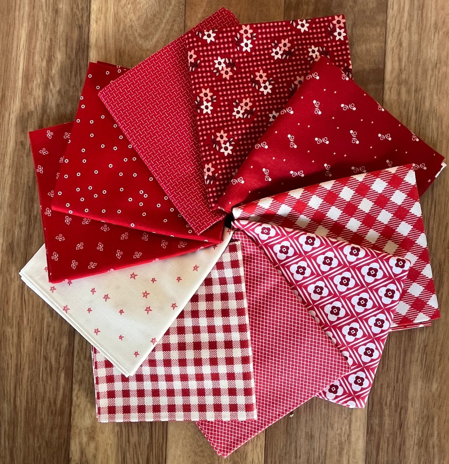 Red Fat Quarter Bundle Lori Holt for Riley Blake Designs