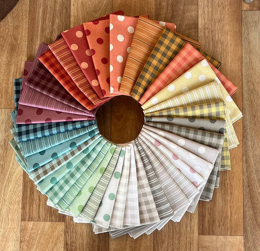 Quiltessential Fat Quarter Bundle Laundry Basket Quilts for Andover Fabrics