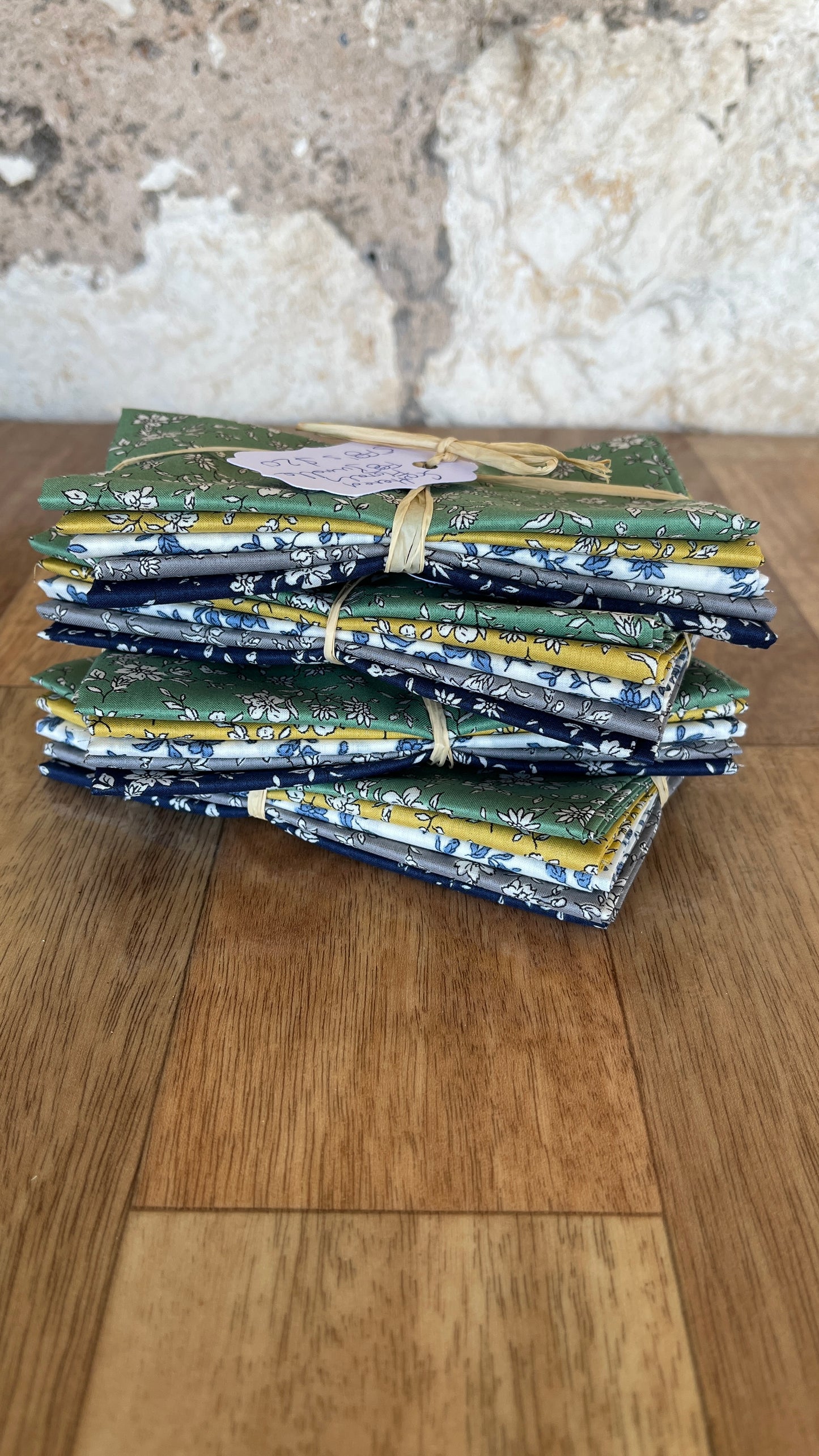 Scattered Florals Fat Eighth Bundle by Hokkoh