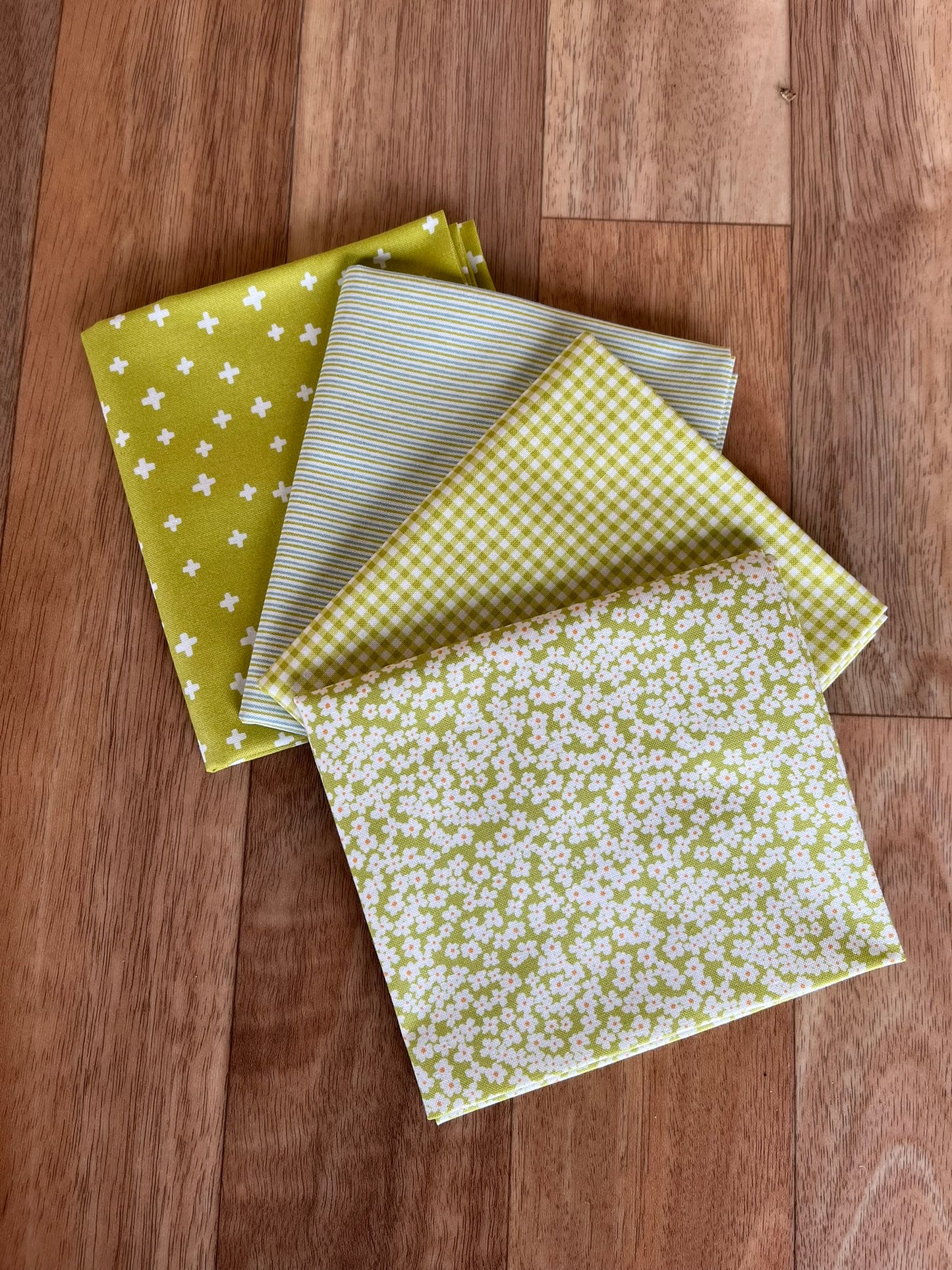 Shine Green Fat Quarter Bundle by Sweetwater for Moda Fabrics