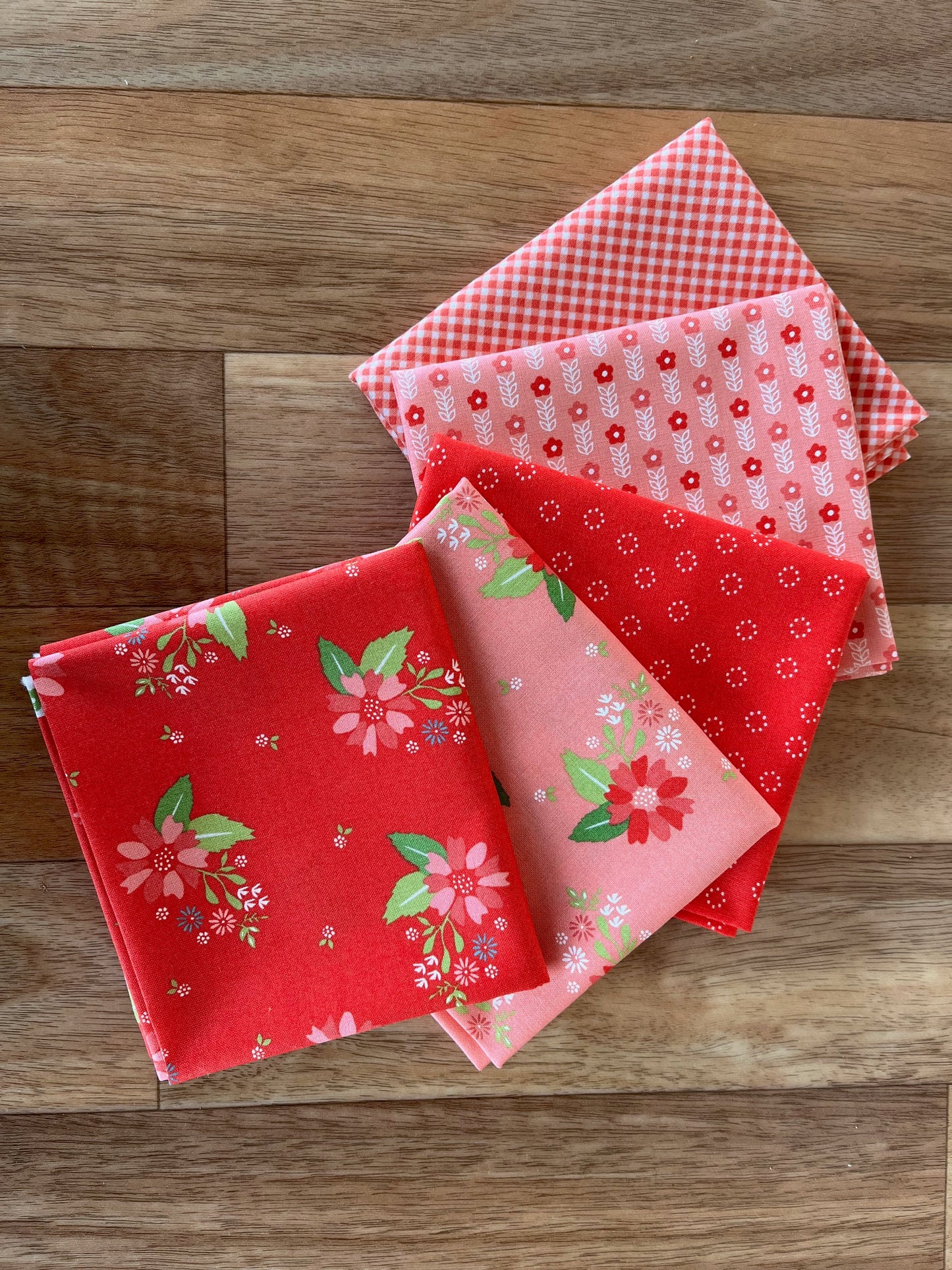 Strawberry Lemonade Red Pinks Fat Quarter Bundle by Sherri and Chelsi for Moda Fabrics