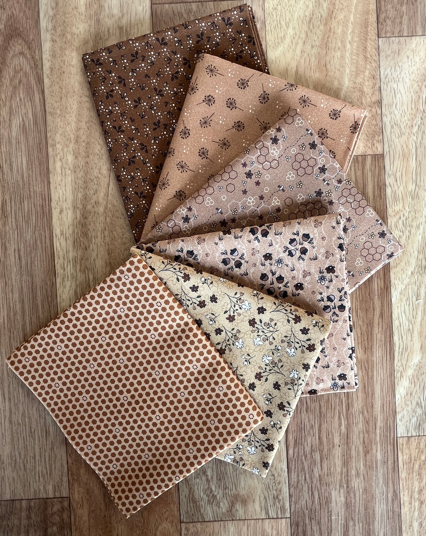 The Sweetest Embrace Browns Fat Quarter Bundle by Linette Jakobsen for Stoff Fabrics