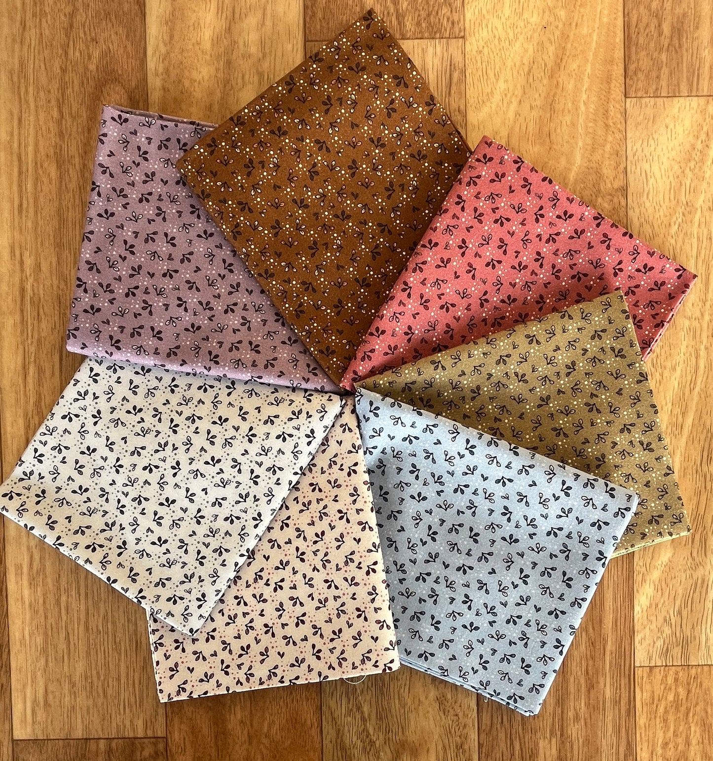 The Sweetest Embrace Leaves Fat Quarter Bundle by Linette Jakobsen for Stoff Fabrics
