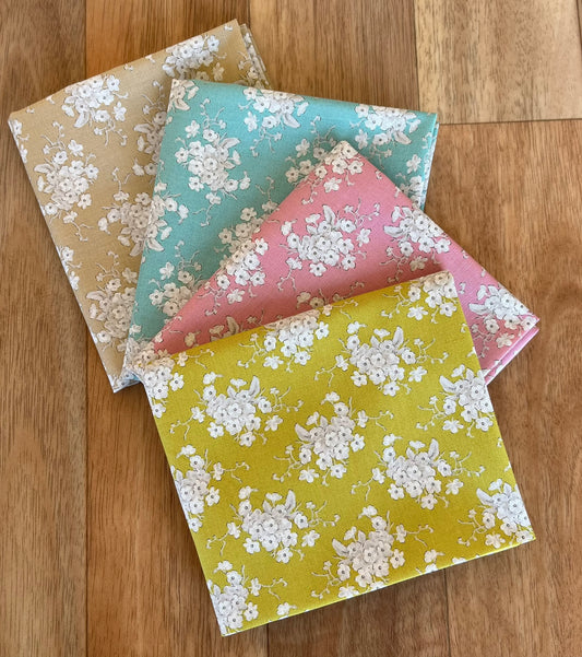 Sunday Brunch White Flower Fat Quarter Bundle by Tilda