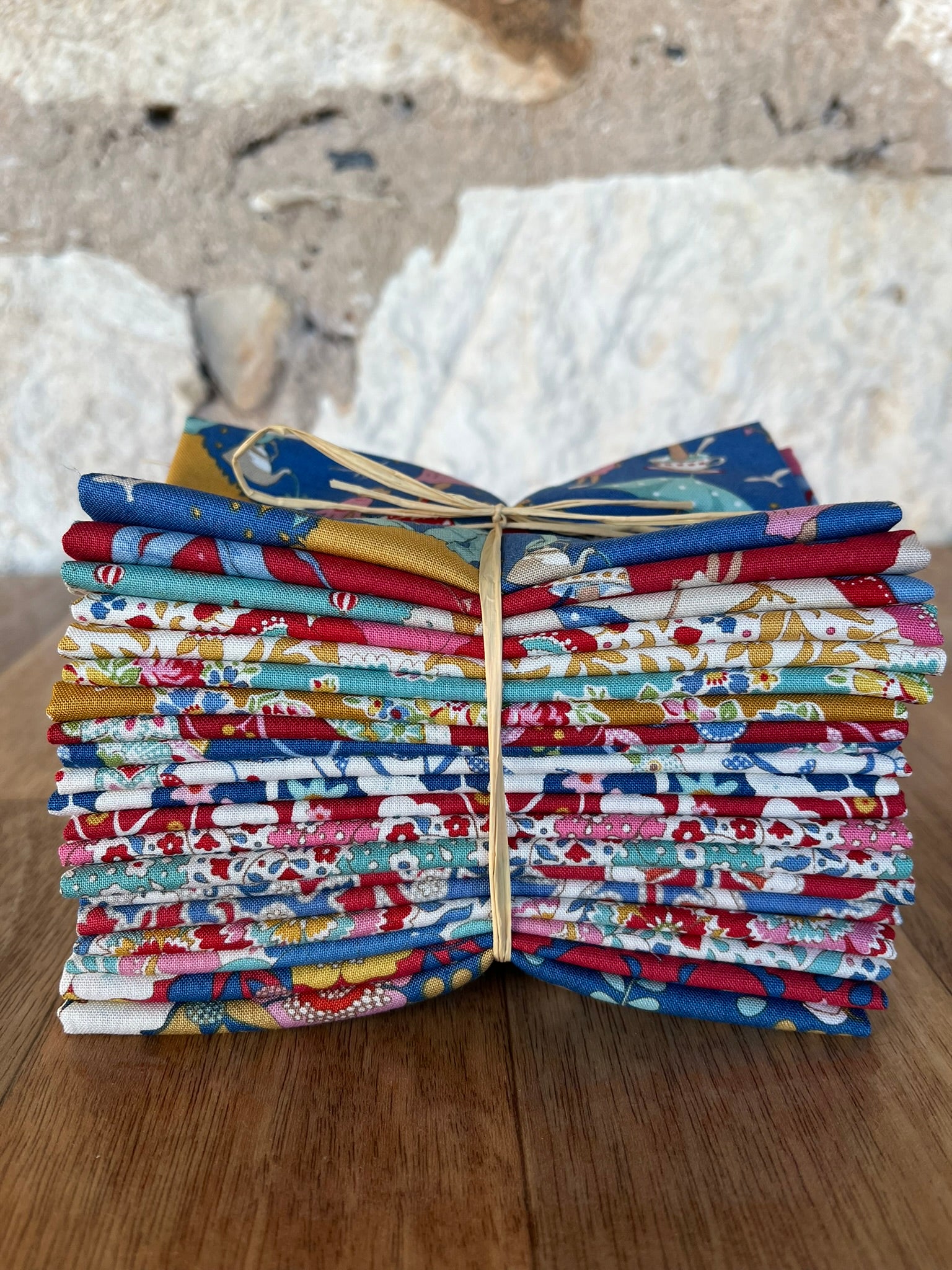 Fat Eighth Bundle – The Rural Stitch Co