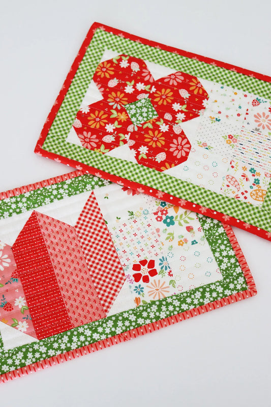 Tulip & Rose Mug Rug Quilt Pattern by A Quilting Life