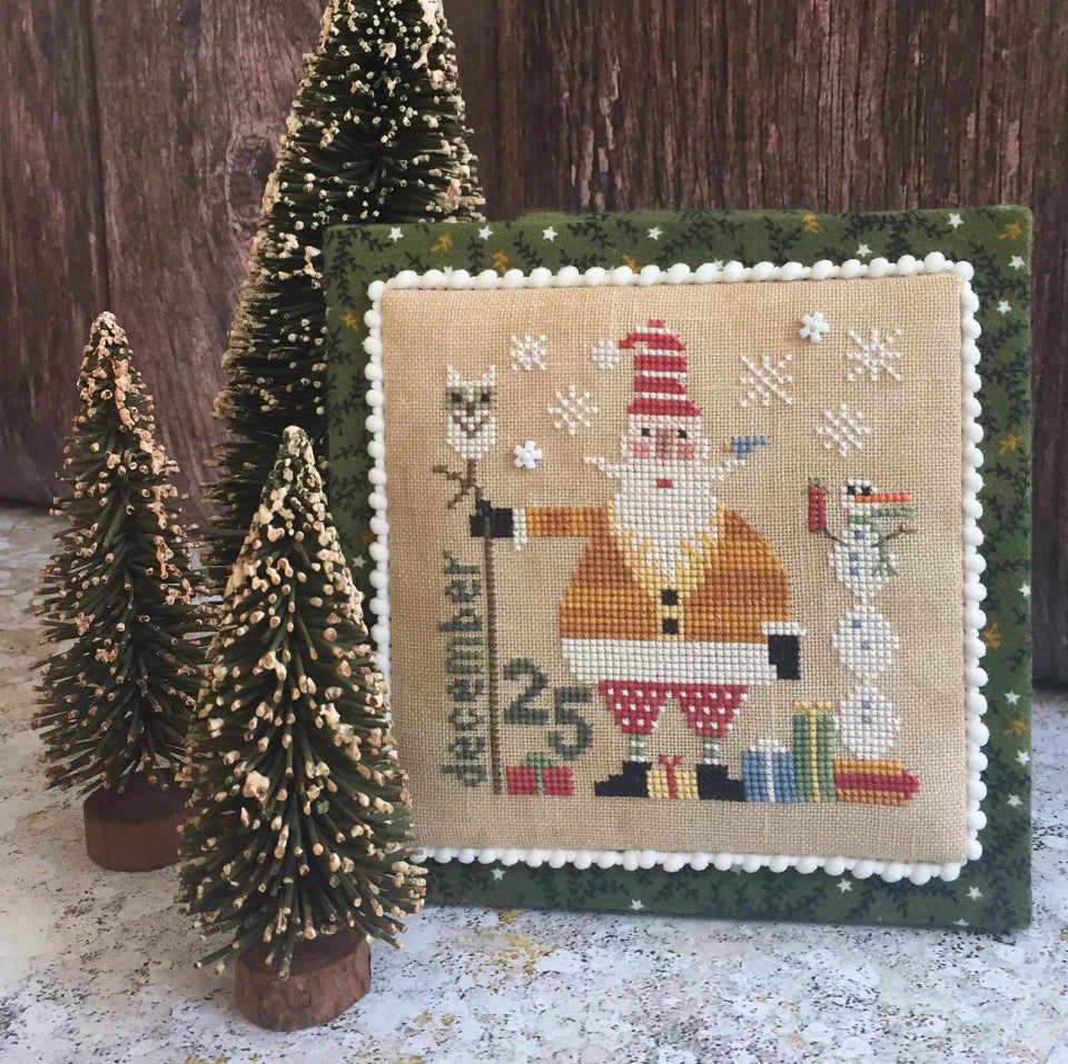 Wee Santa 2018 Cross Stitch Pattern Heart in Hand