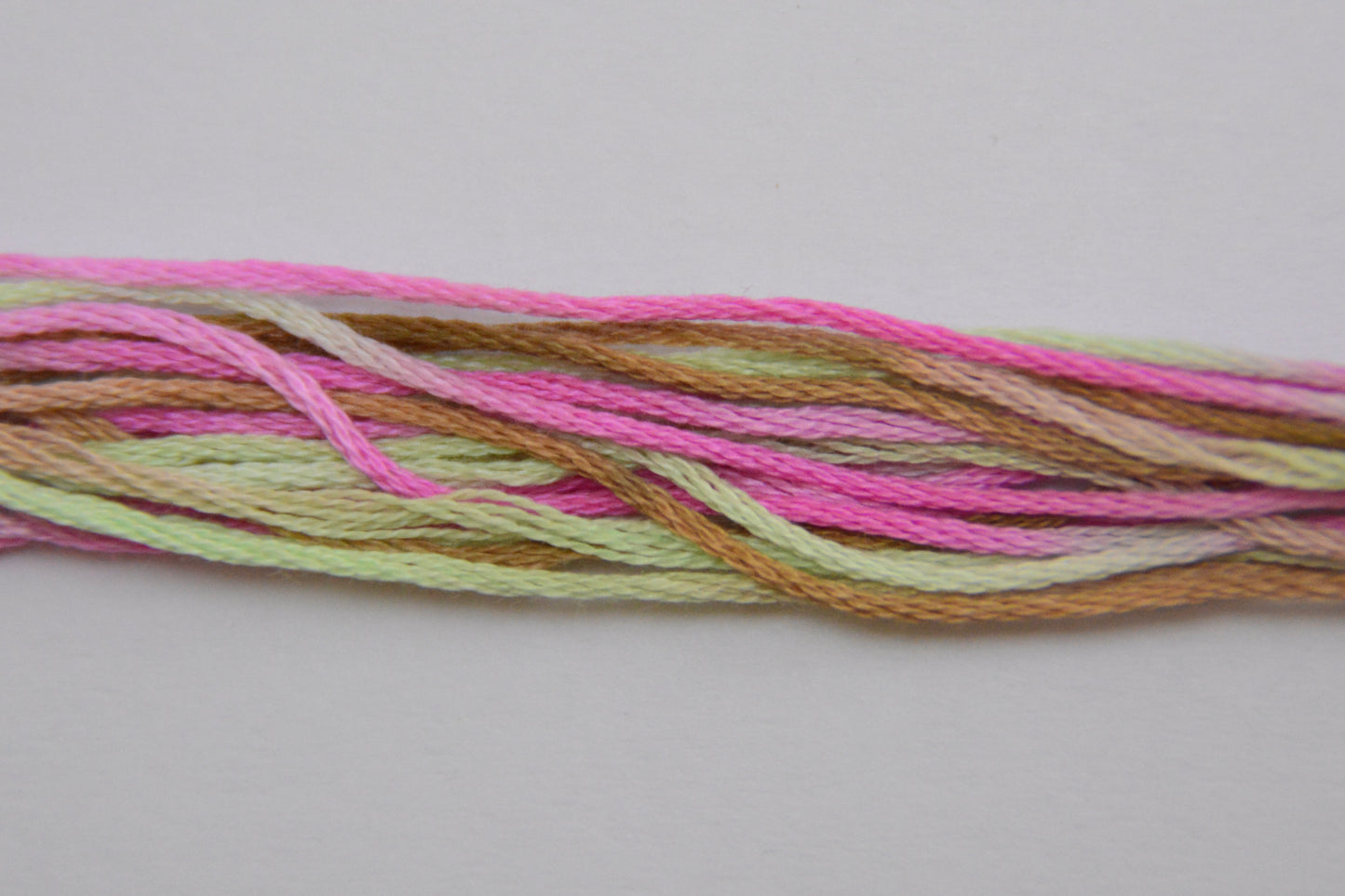 Spumoni 4147 Weeks Dye Works 6-Strand Hand-Dyed Embroidery Floss